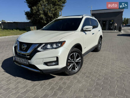 Ніссан Rogue 2018 у Києві на Automoto.ua Білий Ніссан Rogue, об'ємом двигуна 2 л та пробігом 75 тис. км за 16700 $, фото 1 на Automoto.ua