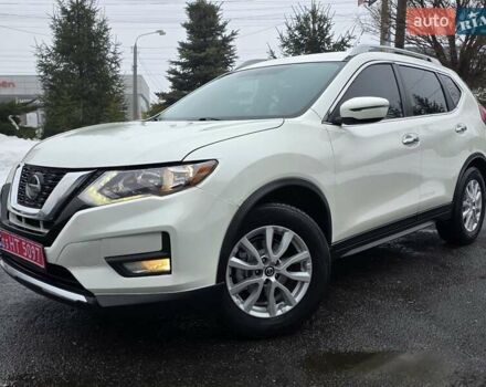 Белый Ниссан Rogue, объемом двигателя 2.5 л и пробегом 205 тыс. км за 12777 $, фото 1 на Automoto.ua