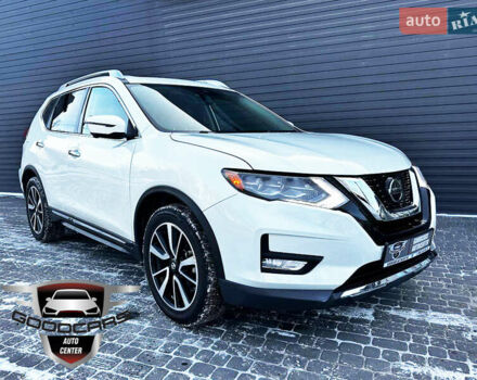 Белый Ниссан Rogue, объемом двигателя 2.5 л и пробегом 140 тыс. км за 18200 $, фото 1 на Automoto.ua