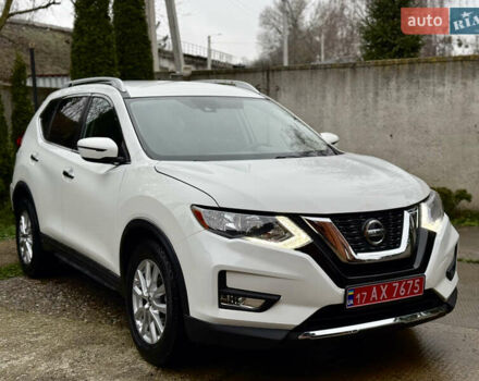 Белый Ниссан Rogue, объемом двигателя 2.5 л и пробегом 138 тыс. км за 13900 $, фото 1 на Automoto.ua