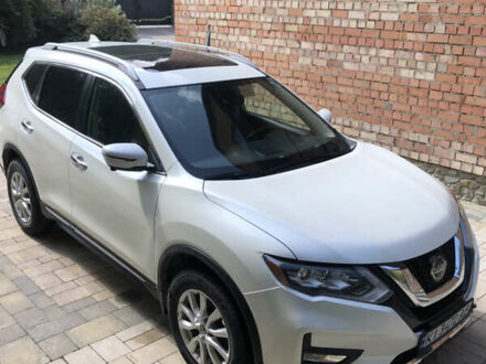 Ниссан Rogue 2020 в Косове на Automoto.ua Белый Ниссан Rogue, объемом двигателя 2.5 л и пробегом 90 тыс. км за 19500 $, фото 1 на Automoto.ua