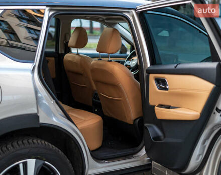 Бежевий Ніссан Rogue, об'ємом двигуна 2.49 л та пробігом 110 тис. км за 27700 $, фото 52 на Automoto.ua