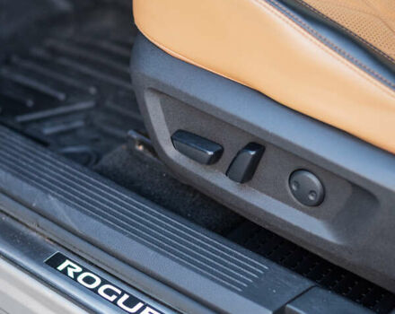 Бежевий Ніссан Rogue, об'ємом двигуна 2.49 л та пробігом 110 тис. км за 27700 $, фото 30 на Automoto.ua