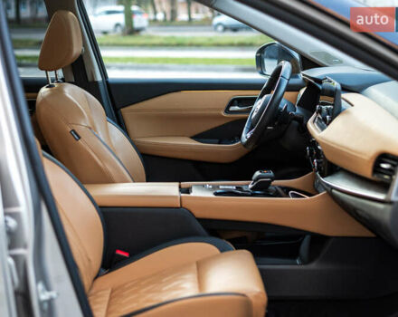 Бежевий Ніссан Rogue, об'ємом двигуна 2.49 л та пробігом 110 тис. км за 27700 $, фото 2 на Automoto.ua