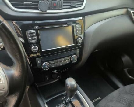 Черный Ниссан Rogue, объемом двигателя 2.49 л и пробегом 270 тыс. км за 13100 $, фото 5 на Automoto.ua