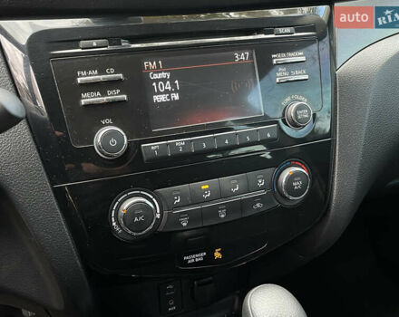 Черный Ниссан Rogue, объемом двигателя 2.49 л и пробегом 192 тыс. км за 12999 $, фото 14 на Automoto.ua