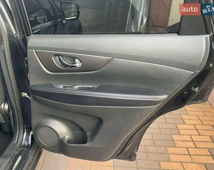 Черный Ниссан Rogue, объемом двигателя 2.5 л и пробегом 225 тыс. км за 8999 $, фото 19 на Automoto.ua