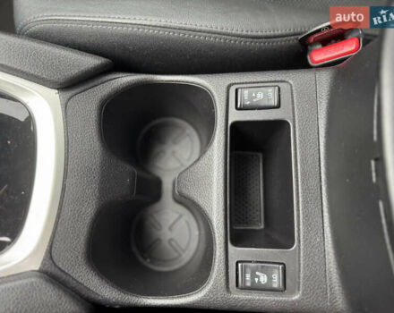Чорний Ніссан Rogue, об'ємом двигуна 2.5 л та пробігом 127 тис. км за 13700 $, фото 17 на Automoto.ua