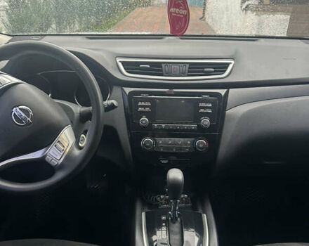 Черный Ниссан Rogue, объемом двигателя 2.49 л и пробегом 182 тыс. км за 12000 $, фото 4 на Automoto.ua