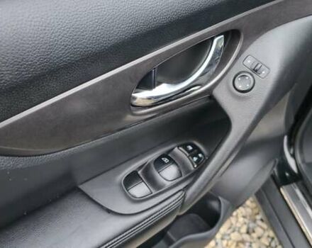 Черный Ниссан Rogue, объемом двигателя 2.49 л и пробегом 158 тыс. км за 11700 $, фото 12 на Automoto.ua