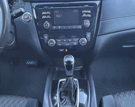 Черный Ниссан Rogue, объемом двигателя 2.49 л и пробегом 173 тыс. км за 13800 $, фото 10 на Automoto.ua