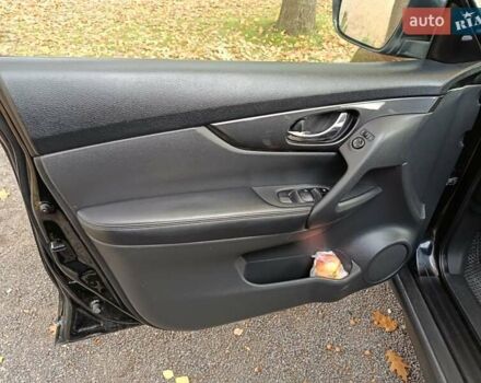 Черный Ниссан Rogue, объемом двигателя 2.49 л и пробегом 187 тыс. км за 11999 $, фото 3 на Automoto.ua