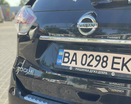 Черный Ниссан Rogue, объемом двигателя 2.49 л и пробегом 211 тыс. км за 12800 $, фото 2 на Automoto.ua