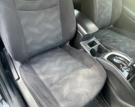 Черный Ниссан Rogue, объемом двигателя 2.5 л и пробегом 208 тыс. км за 13400 $, фото 13 на Automoto.ua