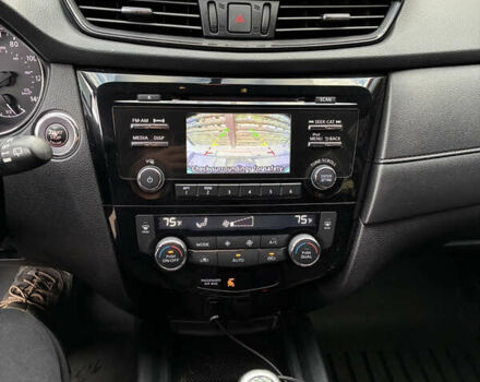 Черный Ниссан Rogue, объемом двигателя 2.49 л и пробегом 118 тыс. км за 16500 $, фото 6 на Automoto.ua