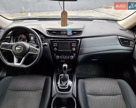 Черный Ниссан Rogue, объемом двигателя 2.49 л и пробегом 251 тыс. км за 12350 $, фото 5 на Automoto.ua