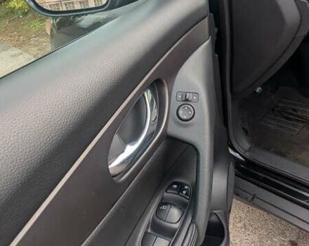 Черный Ниссан Rogue, объемом двигателя 2.49 л и пробегом 143 тыс. км за 15000 $, фото 7 на Automoto.ua