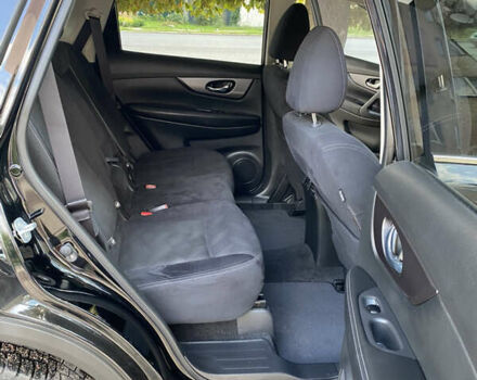 Черный Ниссан Rogue, объемом двигателя 2.49 л и пробегом 211 тыс. км за 12800 $, фото 5 на Automoto.ua