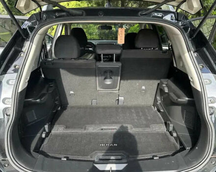 Черный Ниссан Rogue, объемом двигателя 2.5 л и пробегом 115 тыс. км за 10100 $, фото 4 на Automoto.ua