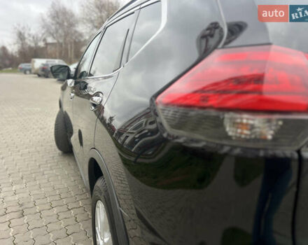 Черный Ниссан Rogue, объемом двигателя 2.5 л и пробегом 170 тыс. км за 13250 $, фото 7 на Automoto.ua