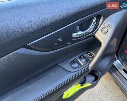 Черный Ниссан Rogue, объемом двигателя 2.49 л и пробегом 129 тыс. км за 15700 $, фото 16 на Automoto.ua