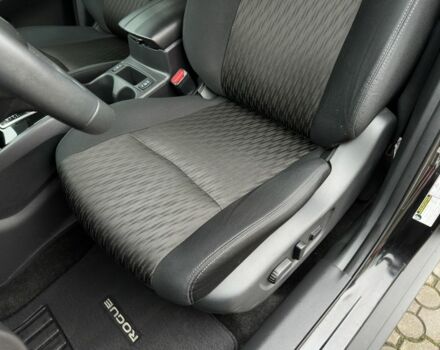 Черный Ниссан Rogue, объемом двигателя 2 л и пробегом 65 тыс. км за 16800 $, фото 20 на Automoto.ua