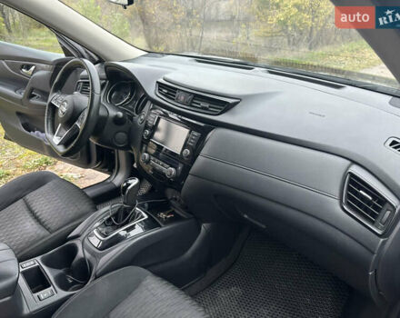 Черный Ниссан Rogue, объемом двигателя 2.49 л и пробегом 148 тыс. км за 14000 $, фото 13 на Automoto.ua