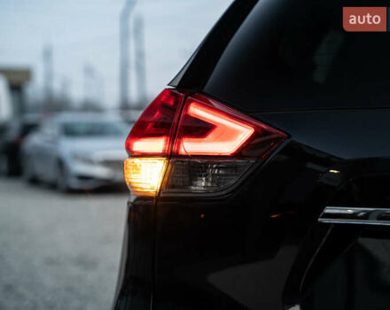 Черный Ниссан Rogue, объемом двигателя 2 л и пробегом 65 тыс. км за 17900 $, фото 6 на Automoto.ua