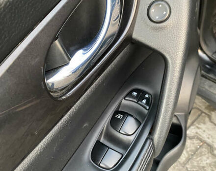 Чорний Ніссан Rogue, об'ємом двигуна 2.5 л та пробігом 63 тис. км за 15000 $, фото 92 на Automoto.ua