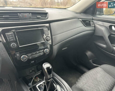 Черный Ниссан Rogue, объемом двигателя 2.49 л и пробегом 148 тыс. км за 14000 $, фото 20 на Automoto.ua