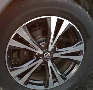 Черный Ниссан Rogue, объемом двигателя 2.49 л и пробегом 144 тыс. км за 16000 $, фото 23 на Automoto.ua