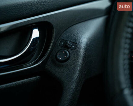 Черный Ниссан Rogue, объемом двигателя 2 л и пробегом 65 тыс. км за 17900 $, фото 16 на Automoto.ua