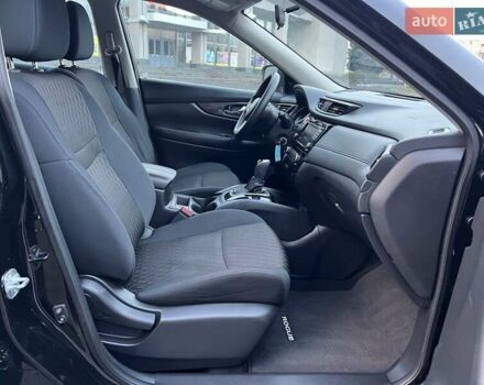 Черный Ниссан Rogue, объемом двигателя 2.5 л и пробегом 220 тыс. км за 11990 $, фото 10 на Automoto.ua