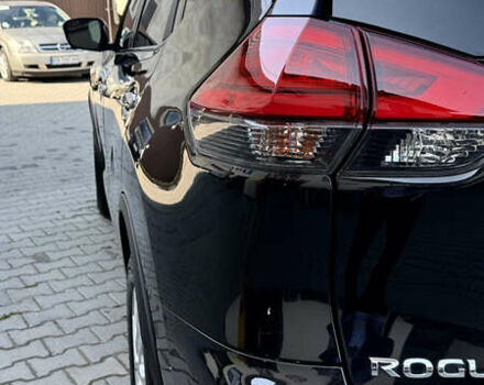 Черный Ниссан Rogue, объемом двигателя 2.5 л и пробегом 227 тыс. км за 12700 $, фото 10 на Automoto.ua