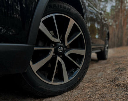 Черный Ниссан Rogue, объемом двигателя 2.49 л и пробегом 148 тыс. км за 17800 $, фото 2 на Automoto.ua