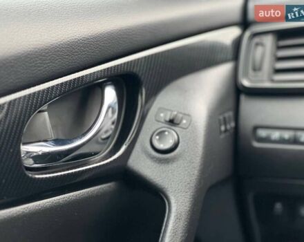 Черный Ниссан Rogue, объемом двигателя 2.5 л и пробегом 177 тыс. км за 14800 $, фото 27 на Automoto.ua