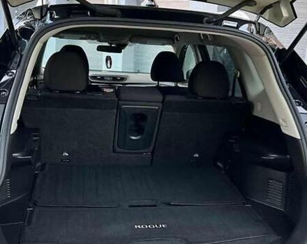 Черный Ниссан Rogue, объемом двигателя 2.49 л и пробегом 154 тыс. км за 15900 $, фото 10 на Automoto.ua