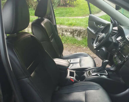 Черный Ниссан Rogue, объемом двигателя 2.49 л и пробегом 127 тыс. км за 19000 $, фото 5 на Automoto.ua