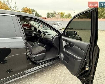 Черный Ниссан Rogue, объемом двигателя 2.49 л и пробегом 129 тыс. км за 13700 $, фото 55 на Automoto.ua