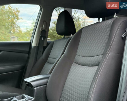 Черный Ниссан Rogue, объемом двигателя 2.49 л и пробегом 143 тыс. км за 17499 $, фото 19 на Automoto.ua