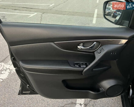 Черный Ниссан Rogue, объемом двигателя 2.49 л и пробегом 79 тыс. км за 18500 $, фото 12 на Automoto.ua