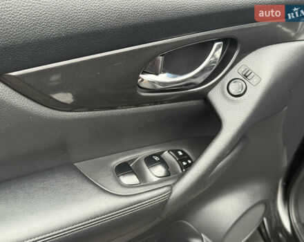 Черный Ниссан Rogue, объемом двигателя 2.5 л и пробегом 171 тыс. км за 12800 $, фото 16 на Automoto.ua