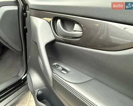 Черный Ниссан Rogue, объемом двигателя 2.49 л и пробегом 129 тыс. км за 13700 $, фото 53 на Automoto.ua