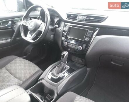 Черный Ниссан Rogue, объемом двигателя 2 л и пробегом 150 тыс. км за 12500 $, фото 6 на Automoto.ua