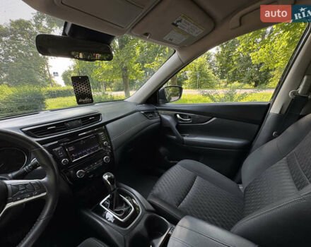 Черный Ниссан Rogue, объемом двигателя 2.49 л и пробегом 140 тыс. км за 14999 $, фото 6 на Automoto.ua