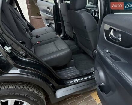 Черный Ниссан Rogue, объемом двигателя 2.49 л и пробегом 139 тыс. км за 14800 $, фото 24 на Automoto.ua