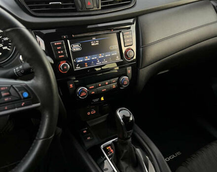 Черный Ниссан Rogue, объемом двигателя 2.49 л и пробегом 79 тыс. км за 18500 $, фото 20 на Automoto.ua