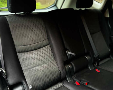 Черный Ниссан Rogue, объемом двигателя 2.49 л и пробегом 135 тыс. км за 15900 $, фото 14 на Automoto.ua