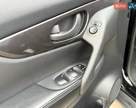 Черный Ниссан Rogue, объемом двигателя 2.49 л и пробегом 129 тыс. км за 13700 $, фото 24 на Automoto.ua