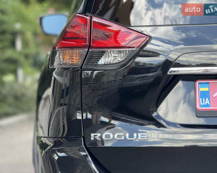 Чорний Ніссан Rogue, об'ємом двигуна 2.5 л та пробігом 115 тис. км за 17500 $, фото 9 на Automoto.ua